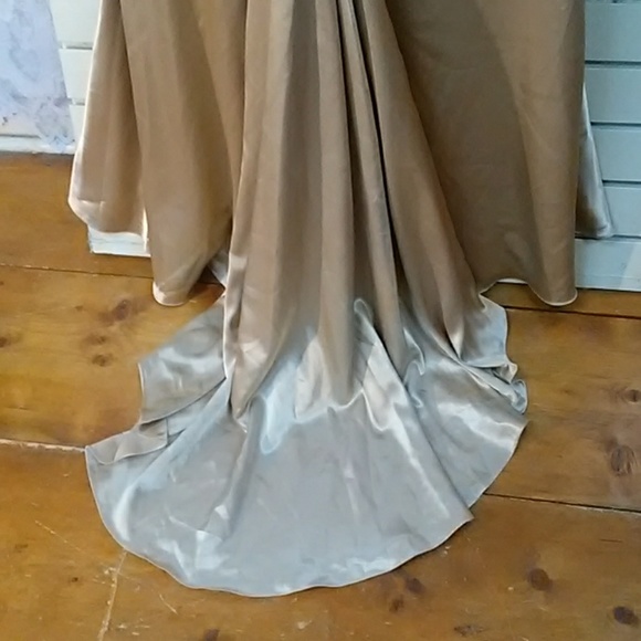 Gold beaded formal dress with fishtail backing - Picture 6 of 7